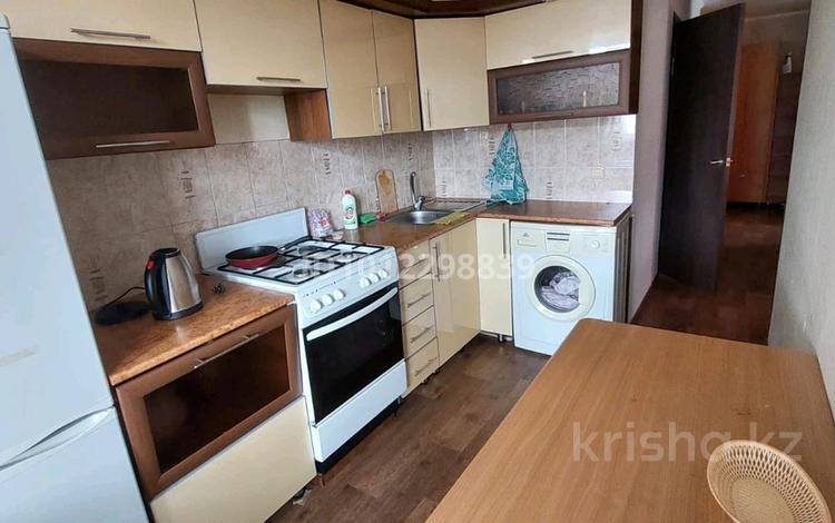 2-бөлмелі пәтер · 43 м² · 2/2 қабат, Тауелсиздык 43 — Район ДК, бағасы: 12.5 млн ₸ в  — фото 2