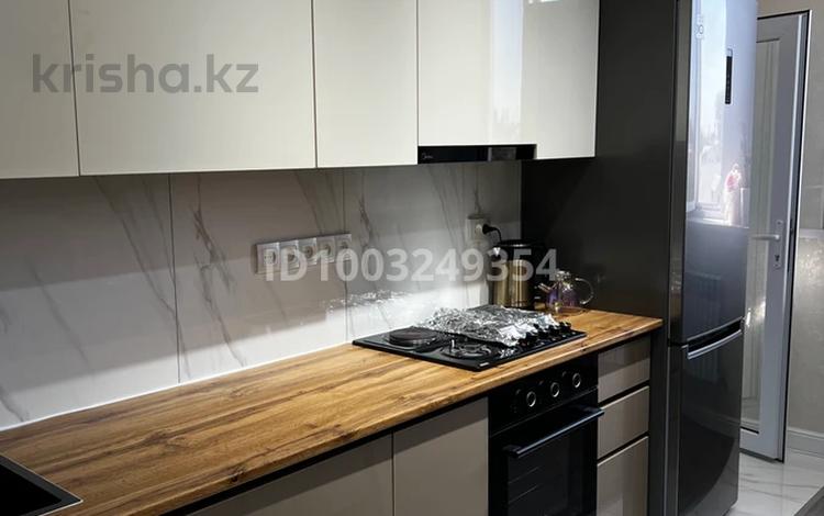 2-комнатная квартира · 77 м² · 3/5 этаж, 1 переулок Мангилик ел 12а за 300 000 ₸ в Таразе — фото 2