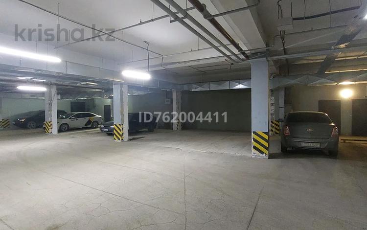 Паркинг · 20 м² · Байтурсынова 53/1, бағасы: 1 млн ₸ в Астане, Алматы р-н — фото 2