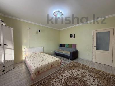 3-бөлмелі пәтер · 107 м² · 5/5 қабат, мкр. Алтын орда, мангилик ел, бағасы: 38 млн ₸ в Актобе