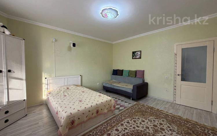 3-бөлмелі пәтер · 107 м² · 5/5 қабат, мкр. Алтын орда, мангилик ел, бағасы: 38 млн ₸ в Актобе — фото 12