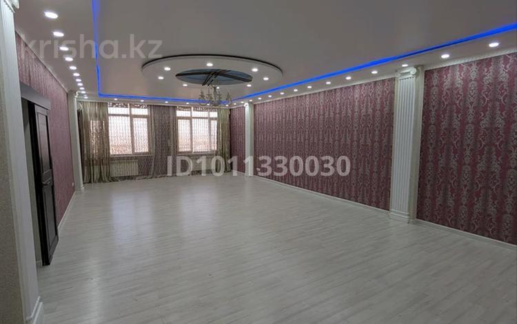 4-комнатная квартира · 190 м² · 10/11 этаж, 29-й мкр 24 за 40 млн ₸ в Актау — фото 9