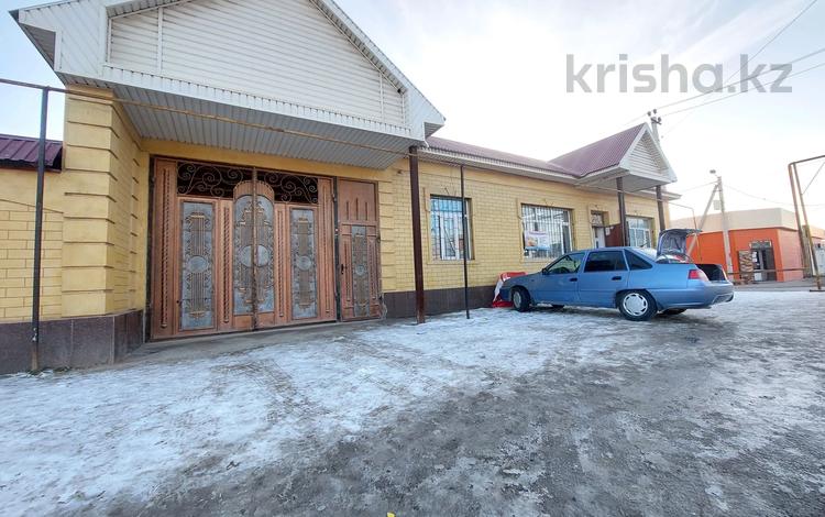 Отдельный дом · 5 комнат · 300 м² · 10 сот., мкр Ынтымак , Ирисметова 28 — Закир, Киров за 49 млн 〒 в Шымкенте, Абайский р-н — фото 2