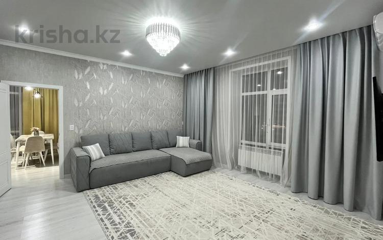3-комнатная квартира · 80 м² · 10/10 этаж, микрорайон Байкена Ашимова за 43 млн ₸ в Караганде, Казыбек би р-н — фото 2