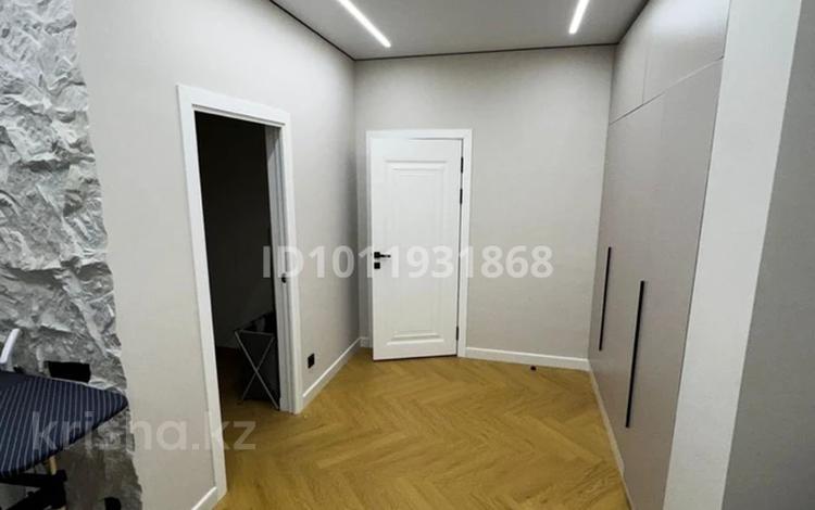 3-бөлмелі пәтер · 65 м² · 3/10 қабат, Абая — Драм театр, бағасы: 45 млн ₸ в Атырау — фото 2