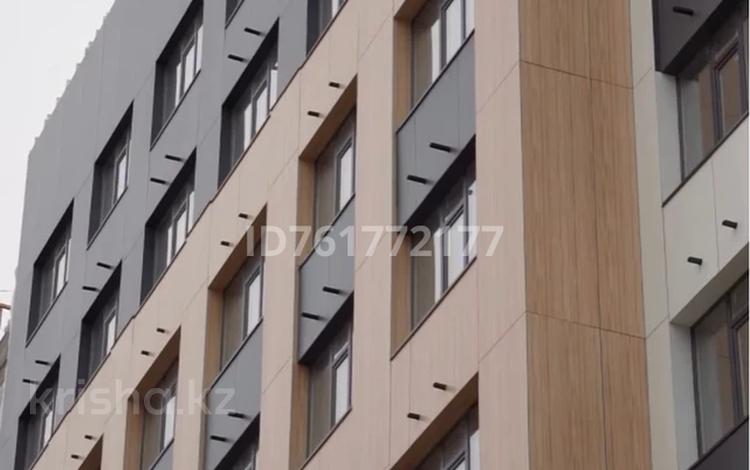 3-комнатная квартира · 81.8 м² · 4/9 этаж, мкр Нурсая, Султан Бейбарыс 437 за 32 млн 〒 в Атырау — фото 2