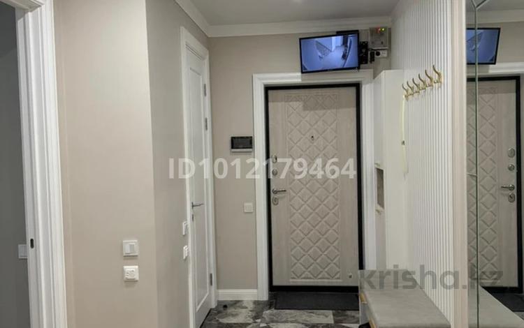 3-комнатная квартира · 90 м² · 7/9 этаж, мкр Новый Город, Букетова 60а за 56 млн ₸ в Караганде, Казыбек би р-н — фото 2