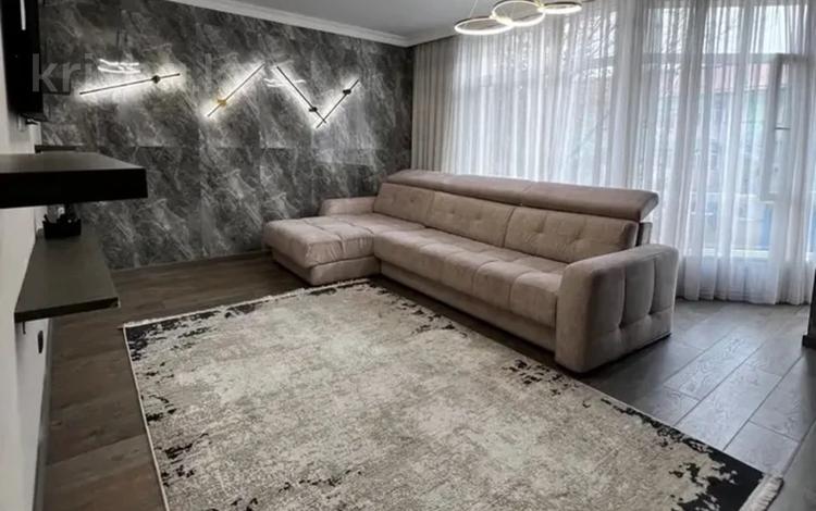 2-комнатная квартира · 80 м² · 2/5 этаж, мкр Думан-2 14 за 500 000 ₸ в Алматы, Медеуский р-н — фото 2
