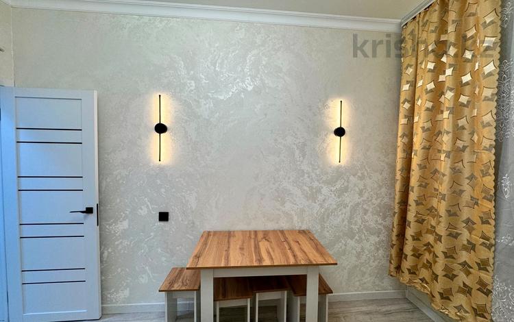 1-бөлмелі пәтер · 36 м² · 1/5 қабат, Айнабұлақ-3 ш/а., бағасы: 200 000 ₸ в Алматы, Жетысуский р-н — фото 2