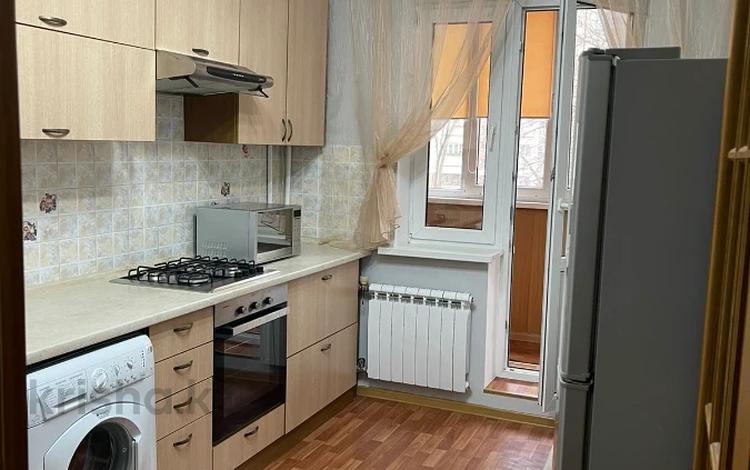 1-комнатная квартира, 43 м², 4/9 этаж помесячно, мкр Жетысу-2 16 за 210 000 〒 в Алматы, Ауэзовский р-н — фото 3