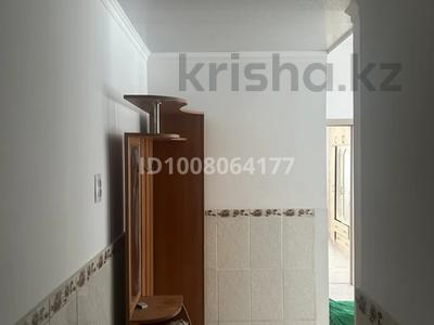 3-комнатная квартира · 47 м² · 1/5 этаж, Майкудук, 15й микрорайон 3a за 10.1 млн ₸ в Караганде, Алихана Бокейханова р-н