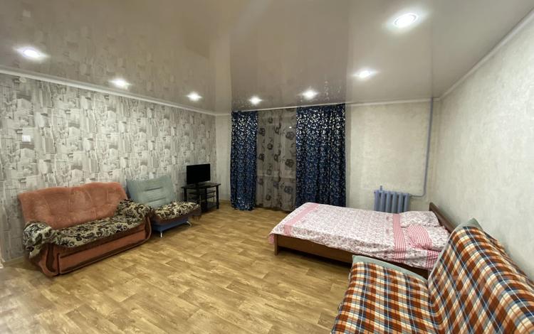 1-комнатная квартира, 58 м², 1/5 этаж посуточно, Ломова 46 за 9 000 〒 в Павлодаре — фото 2