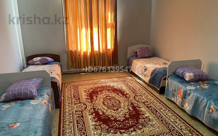 3 комнаты, 200 м², Уразбаева 22 за 10 000 〒 в Туркестане — фото 2