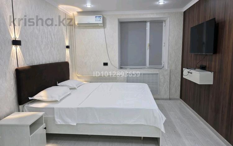 1-комнатная квартира · 100 м², проспект Абая за 15 000 ₸ в Таразе — фото 2