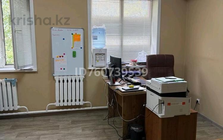 Офисы, кабинеты и рабочие места · 10 м² за 180 000 ₸ в Астане, Есильский р-н — фото 6