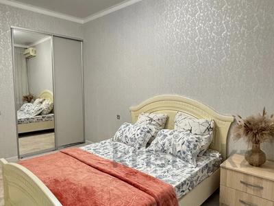 1-бөлмелі пәтер · 45 м² · 1/7 қабат, 20-ш/а., Мкрн 20 6 — Триумфальная арка, бағасы: 10 000 ₸ в Актау, 20-й мкр