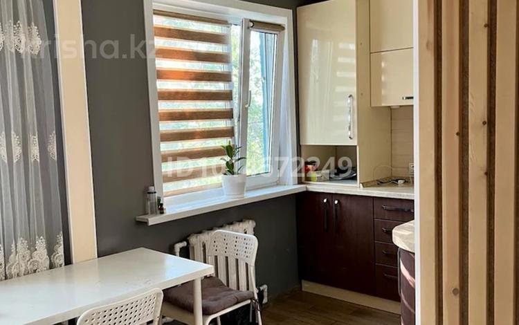 2-бөлмелі пәтер · 50 м² · 5/5 қабат, 22-шағынаудан 25, бағасы: 16.5 млн ₸ в Караганде, Алихана Бокейханова р-н — фото 2