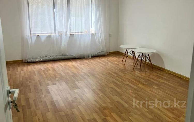 Свободное назначение, офисы, магазины и бутики, склады, салоны красоты, образование, развлечения, конференц-залы, кабинеты и рабочие места, студии · 100 м² за 500 000 ₸ в Алматы, Бостандыкский р-н — фото 2
