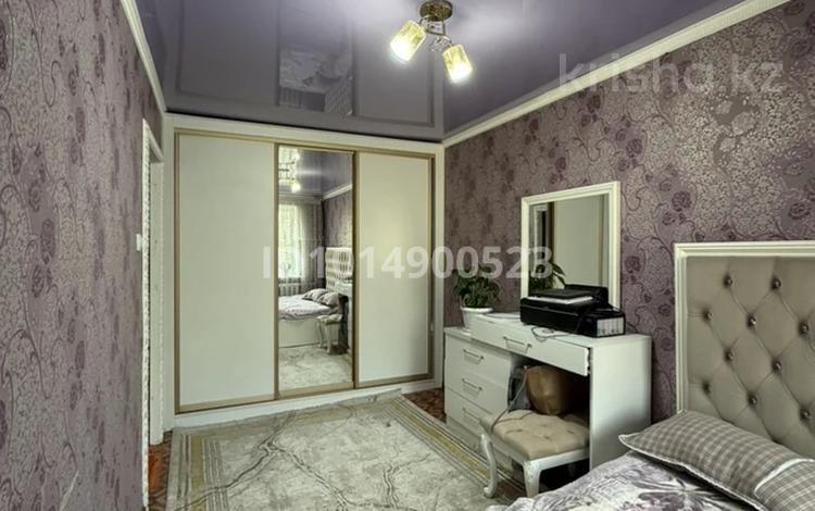 2-бөлмелі пәтер · 45 м² · 4/5 қабат, Қаратау ш/а. 24 — Сзади Гуль сарай, бағасы: 12.5 млн ₸ в Таразе, мкр Каратау — фото 2