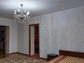 4-комнатная квартира, 105 м², 4/5 этаж, казыбек би за 30 млн 〒 в Таразе — фото 3