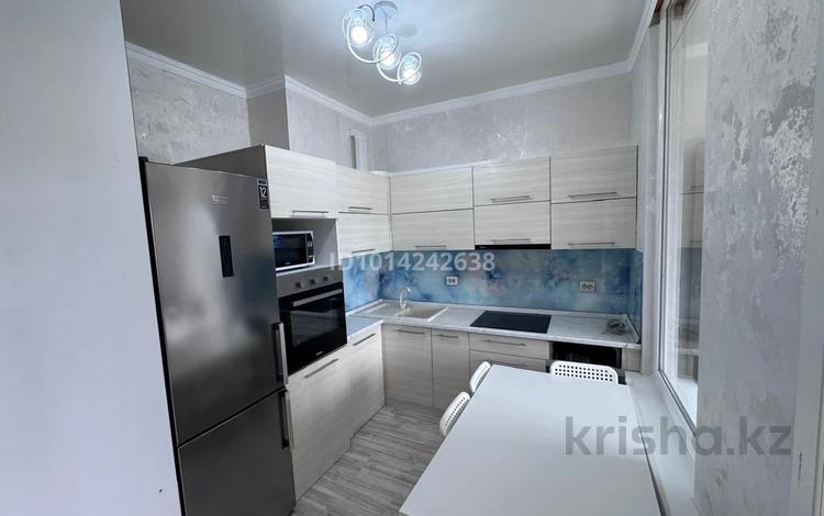 2-комнатная квартира · 38 м² · 10/10 этаж, мкр Аксай-1 11/9 за 250 000 ₸ в Алматы, Ауэзовский р-н — фото 2