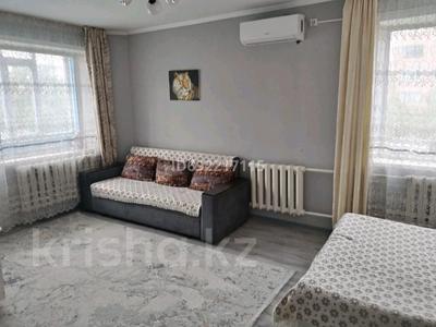 1-бөлмелі пәтер · 30 м² · 2/5 қабат, Бозтаева 51 — 408квартал 17дом, бағасы: 10 000 ₸ в Семее