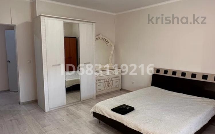 1-комнатная квартира · 41 м² · 9/9 этаж, мкр 4, Гагарина 1 за 130 000 ₸ в Уральске — фото 13