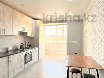 2-бөлмелі пәтер · 68.9 м² · 6/6 қабат, мкр Строитель 3А, бағасы: 27.5 млн ₸ в Уральске
