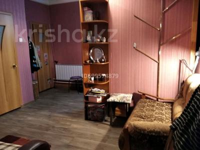2-бөлмелі пәтер · 70 м² · 2/2 қабат, 2 ш/а. 286 а — Остановка 8 мкр, бағасы: 20 млн ₸ в Актобе, мкр 8