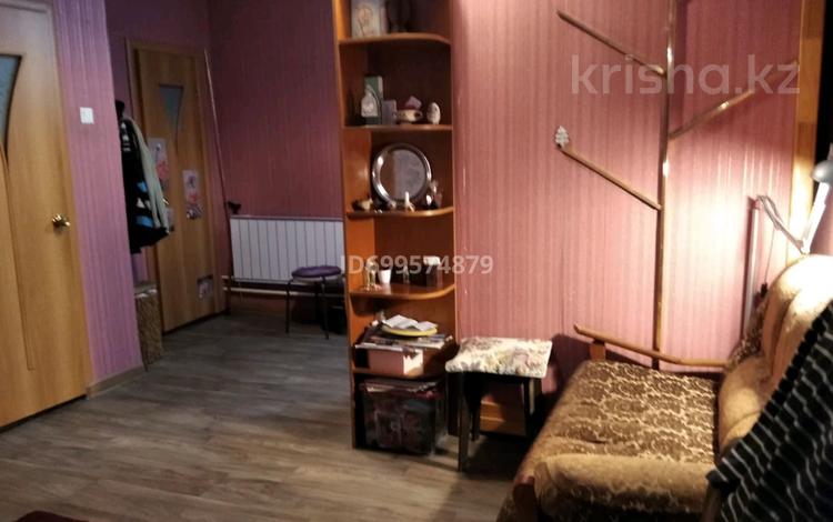 2-бөлмелі пәтер · 70 м² · 2/2 қабат, 2 ш/а. 286 а — Остановка 8 мкр, бағасы: 20 млн ₸ в Актобе, мкр 8 — фото 2