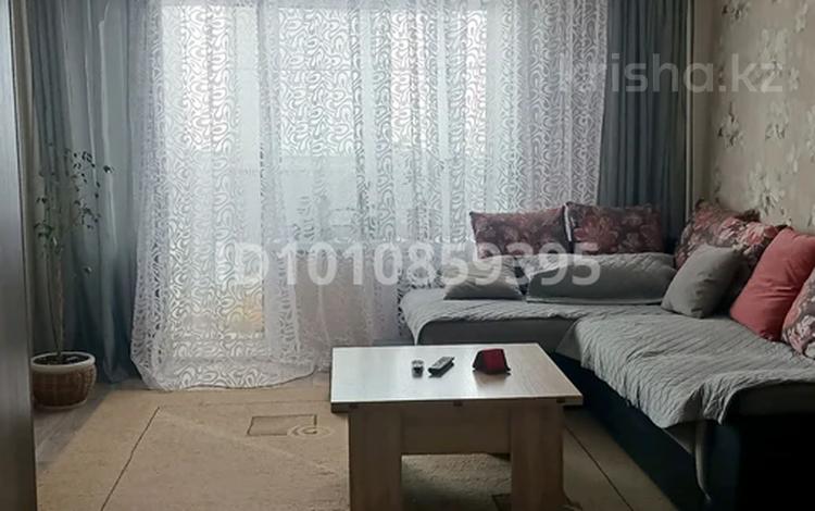 3-бөлмелі пәтер · 63 м² · 8/12 қабат, проспект Абая 190/1, бағасы: 23 млн ₸ в Уральске, мкр Школьник — фото 2