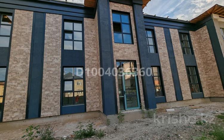 Часть дома · 6 комнат · 240 м² · 3 сот., мкр Кунгей 10/1 — Академия спорта за 64 млн 〒 в Караганде, Казыбек би р-н — фото 2