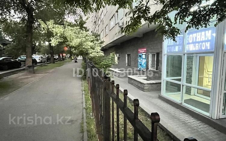 Еркін, кеңселер, дүкендер мен бутиктер, қоймалар, сұлулық салондары, фитнес және спорт, медорталықтар мен дәріханалар, білім орталықтары, ойын-сауық, конференц-залдар, кабинеттер және жұмыс орындары, студиялар · 300 м², бағасы: 640 000 ₸ в Алматы, Алмалинский р-н — фото 2