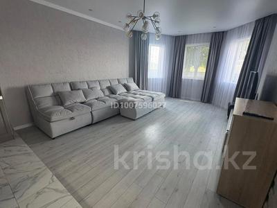 Дом · 4 комнаты · 200 м², Звездная 8 за 100 000 ₸ в Бурабае