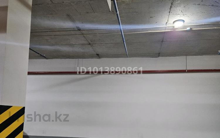 Паркинг · 15 м² · Кошкарбаева — Момышулы, бағасы: 150 000 ₸ в Астане, Алматы р-н — фото 2