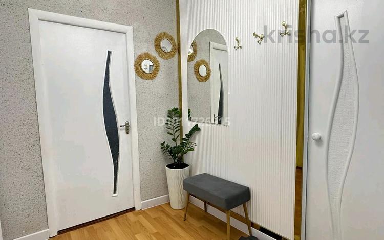 3-бөлмелі пәтер · 70 м² · 2/5 қабат, Рахимова 1 — Гор больница, Рахимова 1, бағасы: 18 000 〒 в Таразе — фото 2