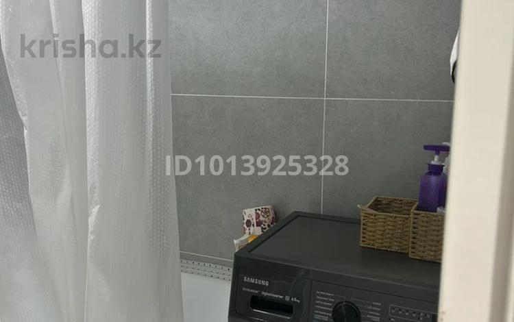 4-бөлмелі пәтер · 60 м² · 1/5 қабат, Агыбай батыра 17 — На 32-м квартале, бағасы: 25 млн ₸ в Балхаше — фото 24