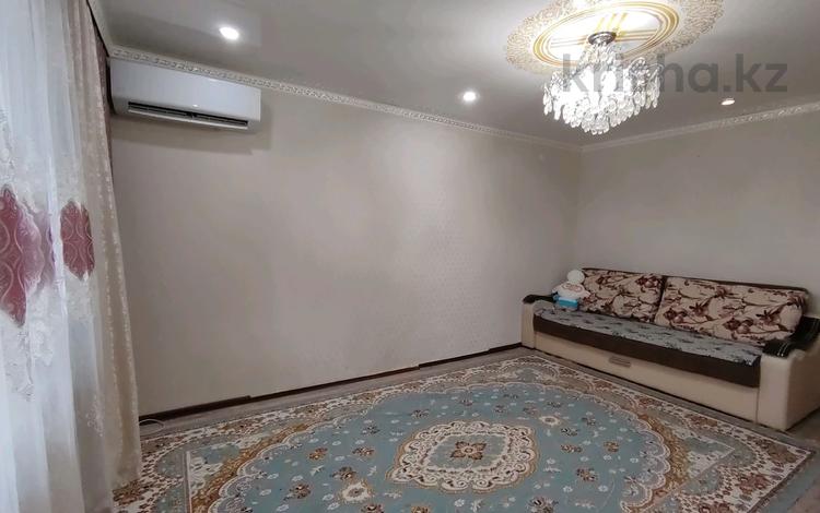 3-комнатная квартира · 63.7 м² · 4/5 этаж, Аманжолова за 17.5 млн ₸ в Уральске — фото 2