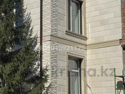 Отдельный дом · 7 комнат · 400 м² · 15 сот., 1-ая челябинская — Военный городок за 270 млн 〒 в Костанае