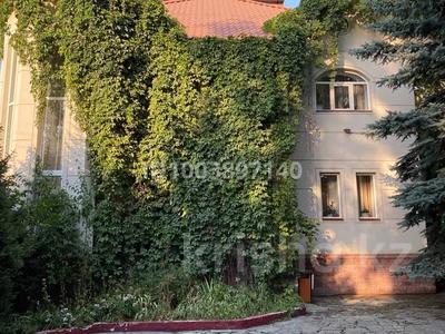 Дом · 3 комнаты · 250 м², мкр Таугуль-3 за 250 000 〒 в Алматы, Ауэзовский р-н