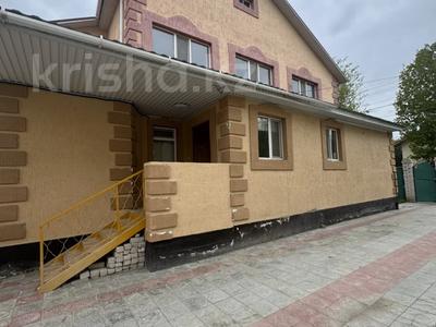 Жеке үй · 10 бөлме · 300 м², мкр Каспий 3, бағасы: 800 000 〒 в Атырау