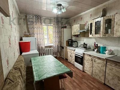 4-бөлмелі пәтер · 82.4 м² · 2/5 қабат, Жаңа қала ш/а., Керамическая 78а, бағасы: 22.9 млн ₸ в Караганде, Казыбек би р-н