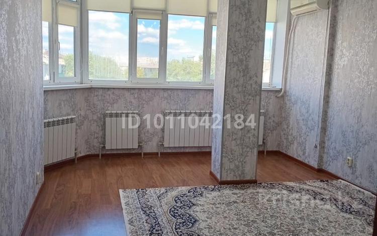 3-комнатная квартира · 85 м² · 5/6 этаж, мкр Женис 21 за 32.5 млн ₸ в Уральске — фото 2