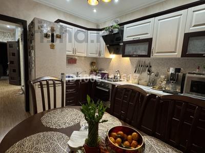 3-комнатная квартира · 90 м² · 7/9 этаж, Алии Молдагуловой 56е за 39 млн ₸ в Актобе