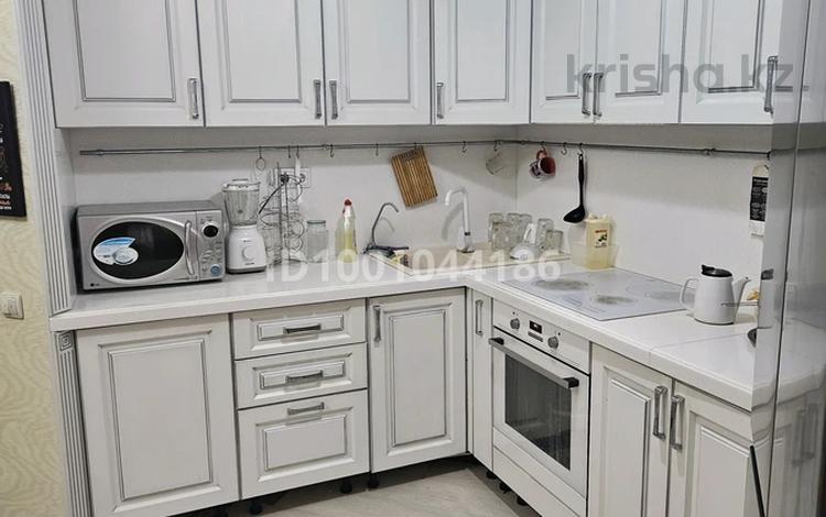 3-комнатная квартира · 72.4 м² · 3/9 этаж, Сауран 5 за 36 млн 〒 в Астане, Есильский р-н — фото 2