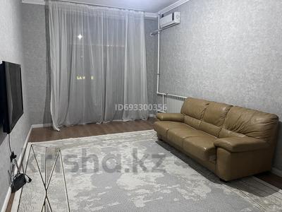 2-бөлмелі пәтер, 65 м², 2/14 қабат тәулігіне, 17-й мкр, 17 мкрн 7, бағасы: 20 000 〒 в Актау, 17-й мкр