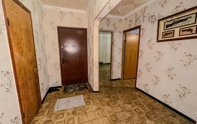 4-комнатная квартира · 92 м² · 5/5 этаж, 9 площадка 27 — военный госпиталь за 20.5 млн 〒 в Талдыкоргане, мкр военный городок Жулдыз — фото 2