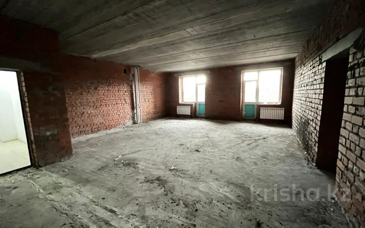 3-комнатная квартира, 92.4 м², 2/10 этаж, Академика Сатпаева 182 за 28.1 млн 〒 в Павлодаре — фото 2
