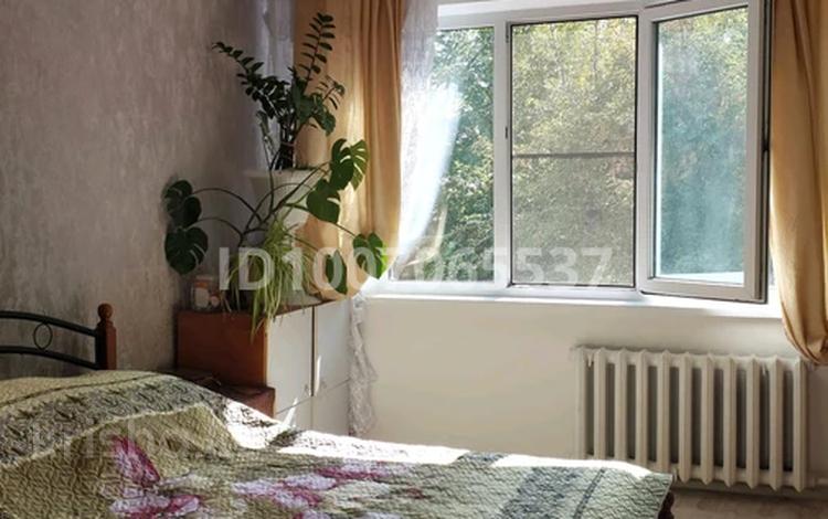 3-комнатная квартира · 62.2 м² · 2/5 этаж, Хусаинова 157 — Универмаг за 21.5 млн ₸ в Уральске — фото 2