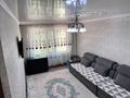 2-бөлмелі пәтер · 50 м² · 2/5 қабат, Мкр. Жастар 13, бағасы: 17 млн ₸ в Талдыкоргане, военный городок Улан